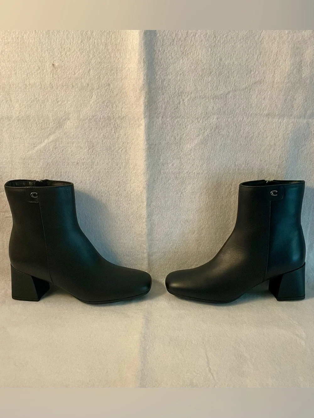 La CANADIENNE Black Leather Square-Toe Ankle Boots - Jensen - Size 6